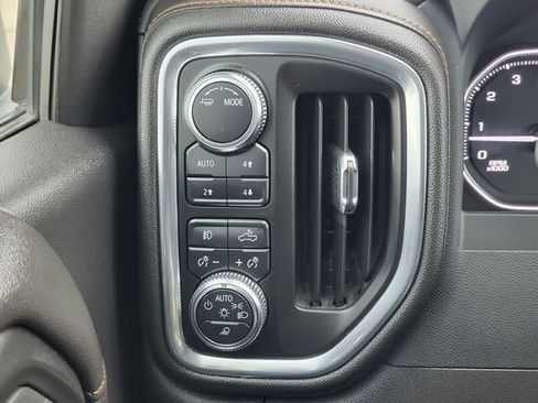 Used 2022 GMC Sierra 1500 AT4 w/ AT4 Premium Package AWD/4WD image 21