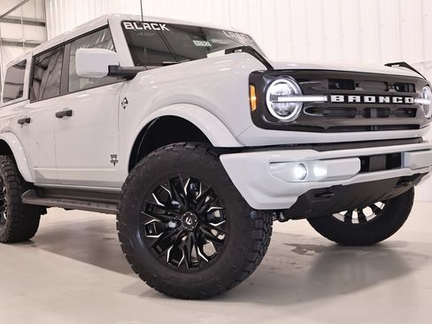 New 2026 Ford Bronco Outer Banks AWD/4WD image 32