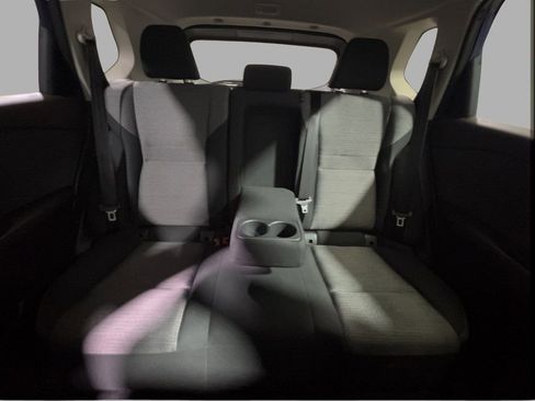 Used 2023 Nissan Rogue SV image 11