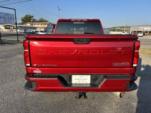 Used 2025 Chevrolet Silverado 2500 High Country w/ High Country Premium Package AWD/4WD image 5