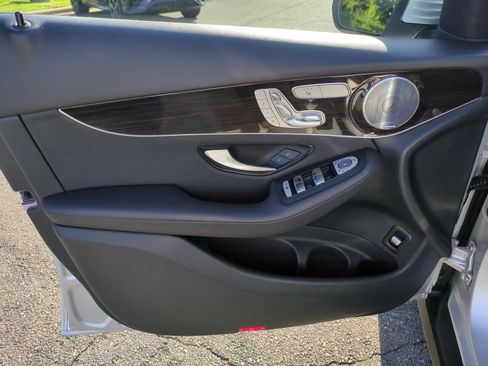 Used 2020 Mercedes-Benz GLC 300 4MATIC image 12