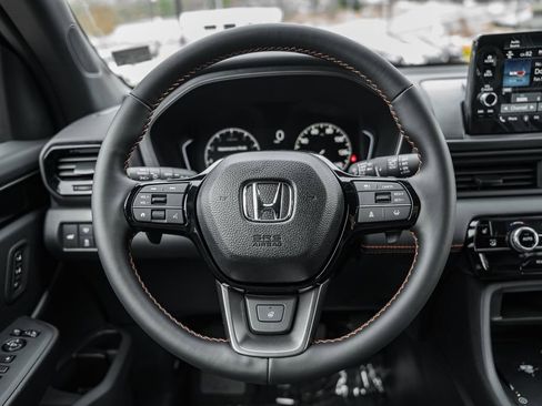 New 2025 Honda Pilot TrailSport image 32