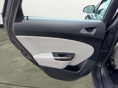 Used 2015 Buick Verano Convenience FWD image 19