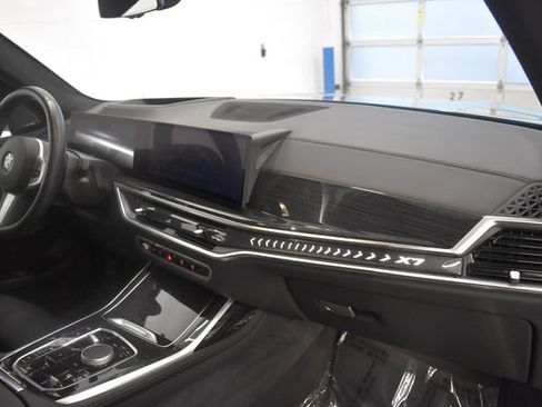 Used 2026 BMW X7 xDrive40i AWD/4WD image 18