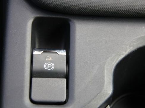 Certified 2025 Subaru Forester Premium image 26