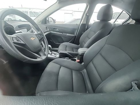 Used 2015 Chevrolet Cruze LT FWD image 3
