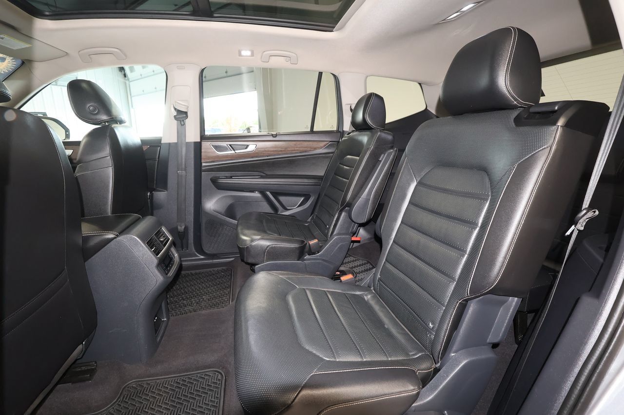 Used 2024 Volkswagen Atlas SEL AWD/4WD image 23