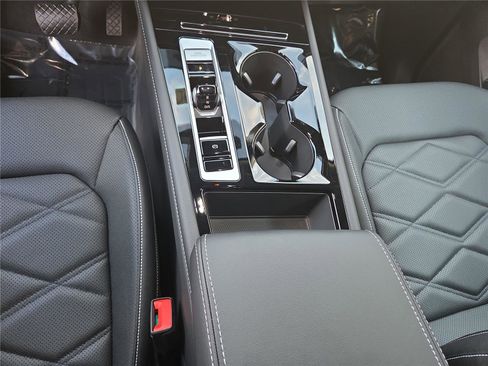 New 2026 Volkswagen Atlas SE image 23