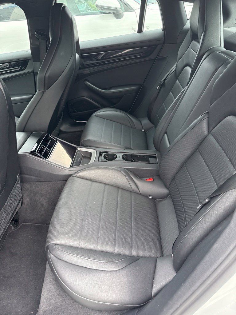 Certified 2025 Porsche Panamera RWD image 13