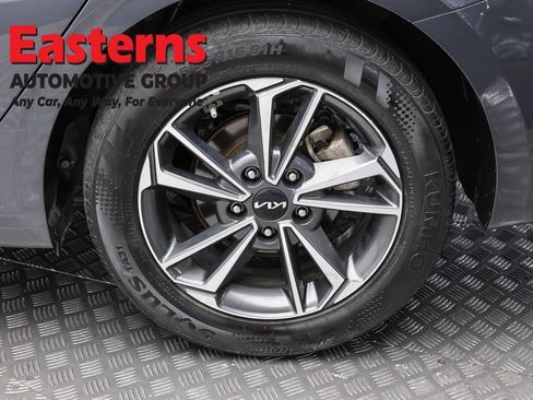 Used 2024 Kia Forte LXS FWD image 19