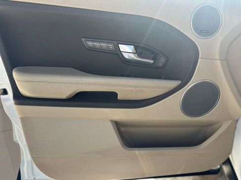 Used 2015 Land Rover Range Rover Evoque Pure Plus image 8