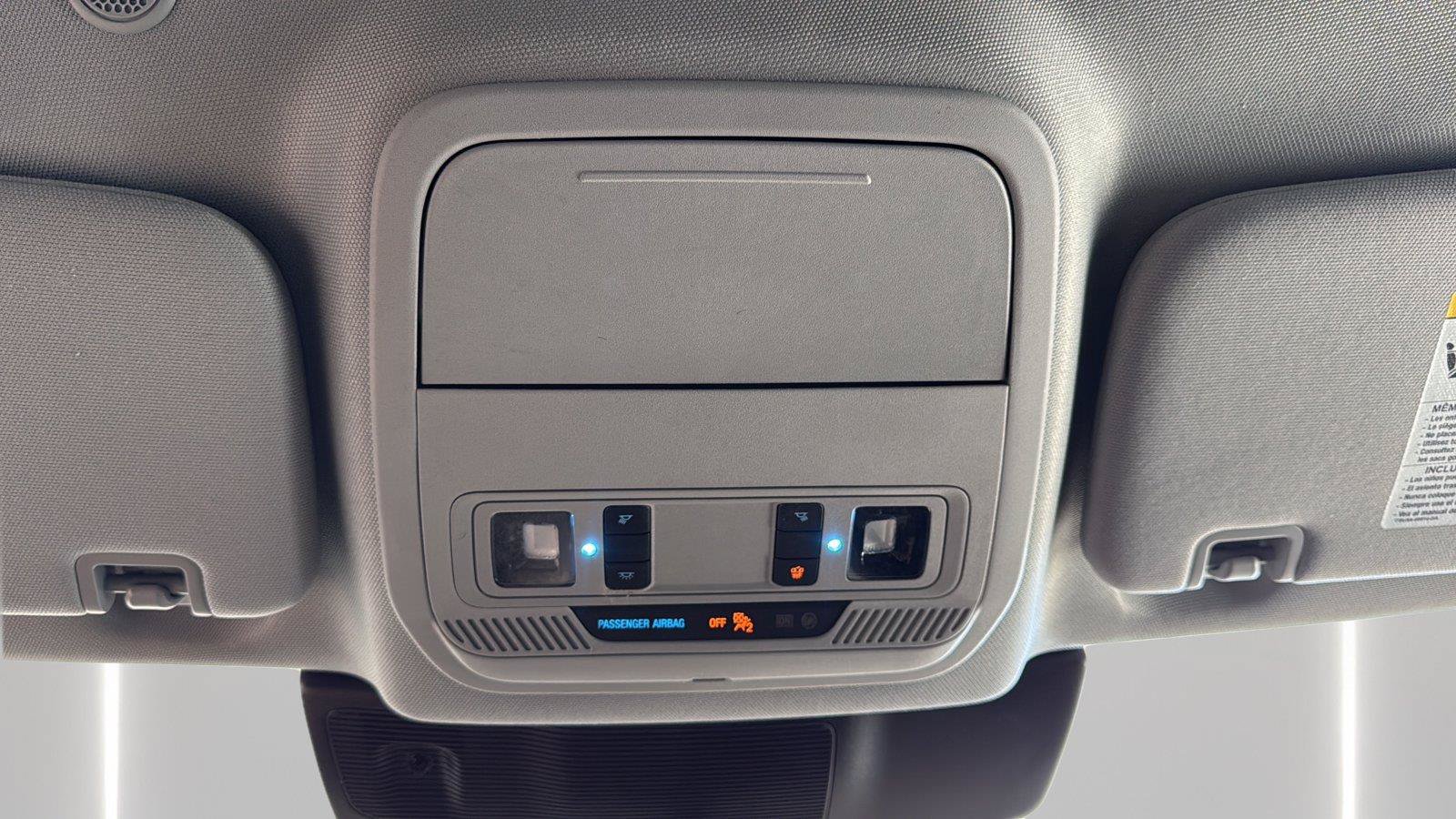 Used 2023 Ford Explorer XLT AWD/4WD image 24