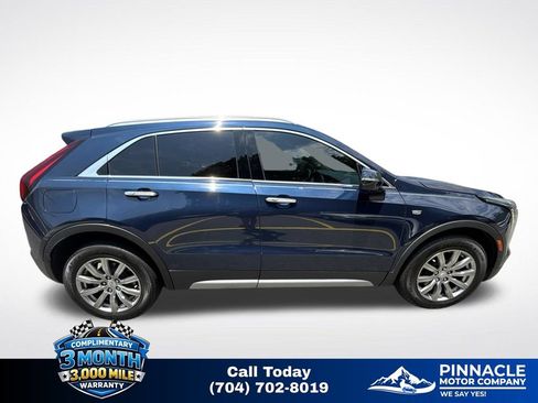 Used 2022 Cadillac XT4 Premium Luxury w/ Enhanced Visibility Package FWD image 3