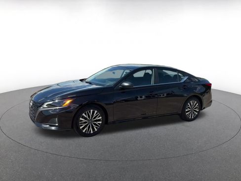 Used 2026 Nissan Altima 2.5 SV FWD image 6