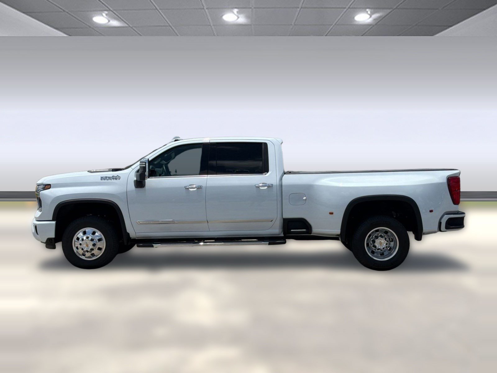 Certified 2026 Chevrolet Silverado 3500 High Country w/ Technology Package AWD/4WD image 2
