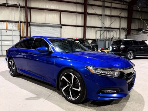 Used 2019 Honda Accord Sport image 2