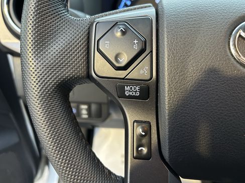 Certified 2023 Toyota Tacoma TRD Off-Road image 21