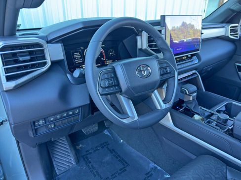 Used 2025 Toyota Tundra Limited image 13