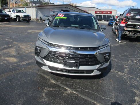 Used 2023 Chevrolet Blazer LT w/ Convenience Package FWD image 2