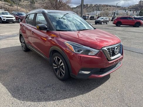 Used 2019 Nissan Kicks SR image 4