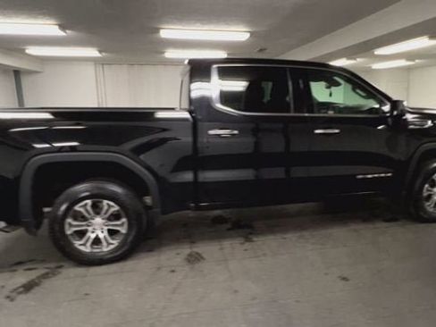 Certified 2025 GMC Sierra 1500 SLT AWD/4WD image 9