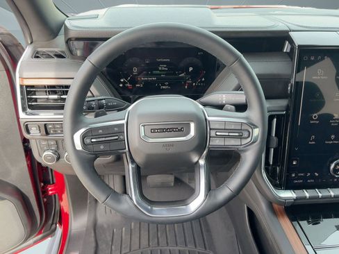 Used 2025 GMC Yukon Denali w/ Sun & Power Step Package image 18