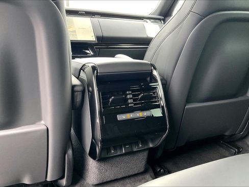 New 2026 Land Rover Range Rover Sport Dynamic SE AWD/4WD image 17