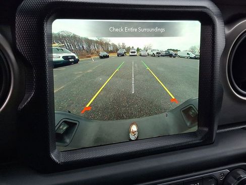 Used 2021 Jeep Gladiator Willys image 19