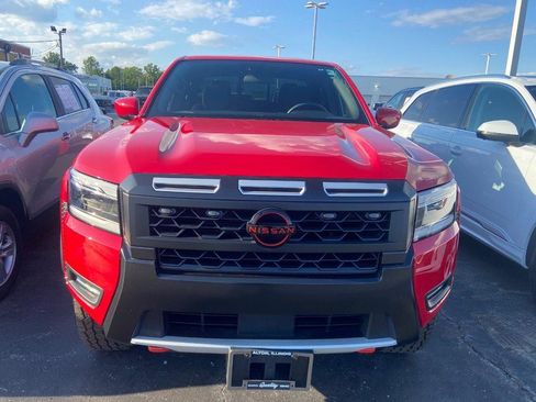 Used 2025 Nissan Frontier 4x4 Crew Cab image 3