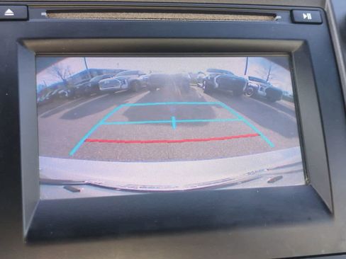 Used 2017 Toyota Camry SE image 19