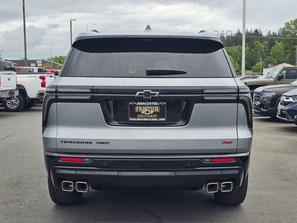 Used 2024 Chevrolet Traverse RS AWD/4WD image 4