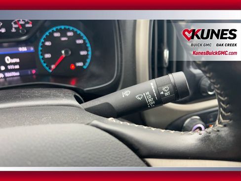 Used 2021 GMC Canyon Denali image 16