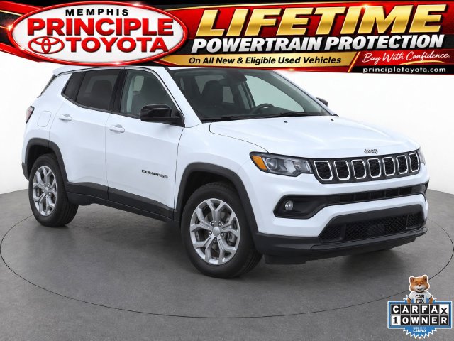 Used 2024 Jeep Compass Latitude AWD/4WD image 1