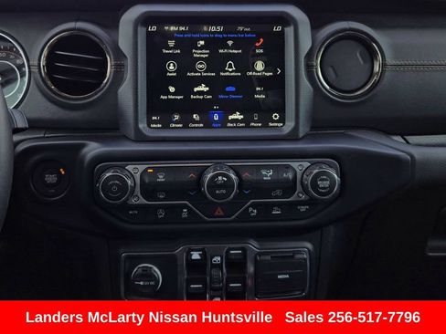 Used 2023 Jeep Gladiator Overland AWD/4WD image 18
