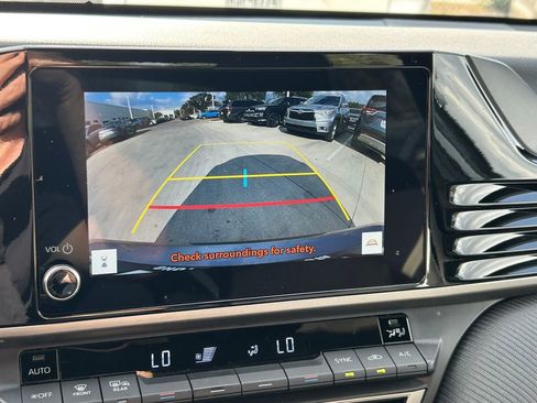 Certified 2025 Toyota Camry SE FWD image 32