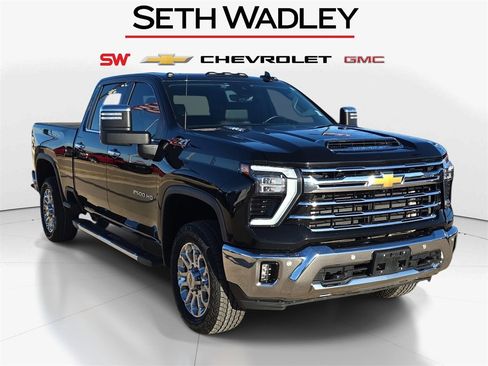 Used 2024 Chevrolet Silverado 2500 LTZ image 1