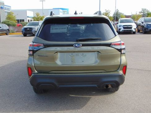 Certified 2025 Subaru Forester Premium AWD/4WD image 5