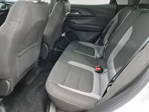 Used 2023 Chevrolet TrailBlazer LT FWD image 17