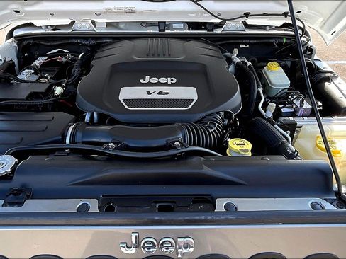 Used 2015 Jeep Wrangler Unlimited Sport image 9