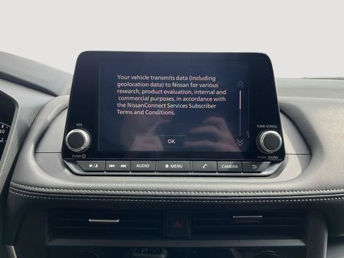 Certified 2025 Nissan Rogue SV AWD/4WD image 24