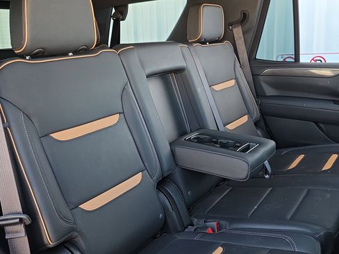 Used 2024 GMC Yukon AT4 w/ AT4 Premium Plus Package image 37