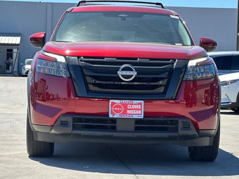 Used 2024 Nissan Pathfinder SV w/ Black Appearance Package FWD image 11