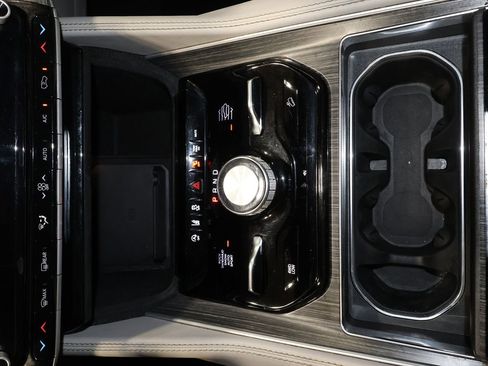 Used 2023 Jeep Wagoneer Series III w/ Premium Group I image 12