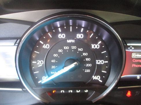 Used 2017 Ford Explorer XLT w/ Equipment Group 201A image 20