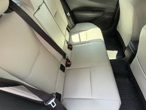 Used 2024 Toyota Prius XLE FWD image 38