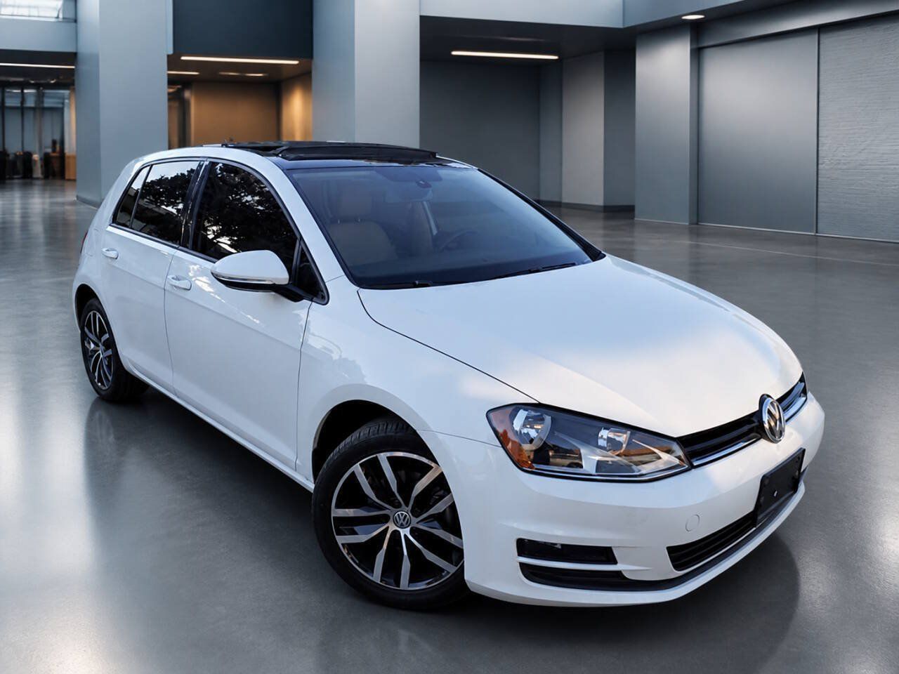 Used 2017 Volkswagen Golf SE FWD image 1