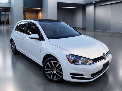 Used 2017 Volkswagen Golf SE