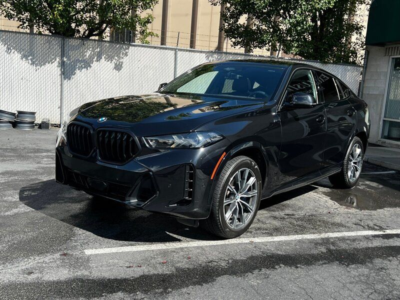 Used 2026 BMW X6 xDrive40i w/ Climate Comfort Package AWD/4WD image 3