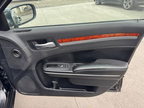 Used 2013 Chrysler 300 image 18