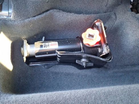 Used 2023 Chevrolet Silverado 1500 ZR2 image 27